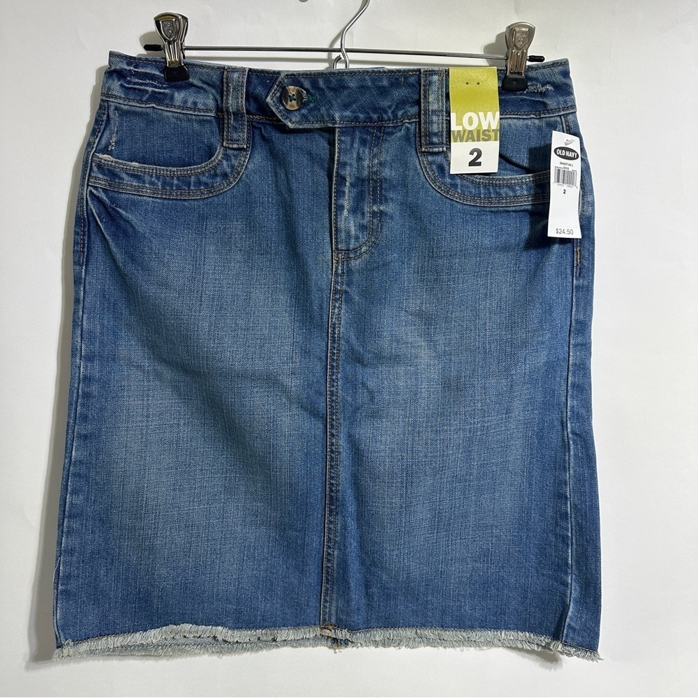NWT Old Navy vintage Low Waist Jean denim skirt raw hem size 2